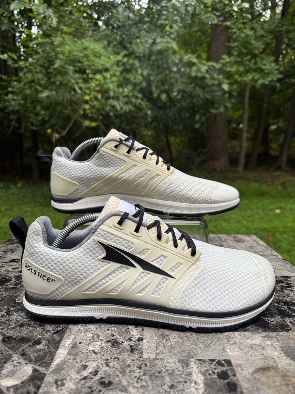Altra Solstice XT Men’s Size 10 US White Mesh Training Running Sneakers New